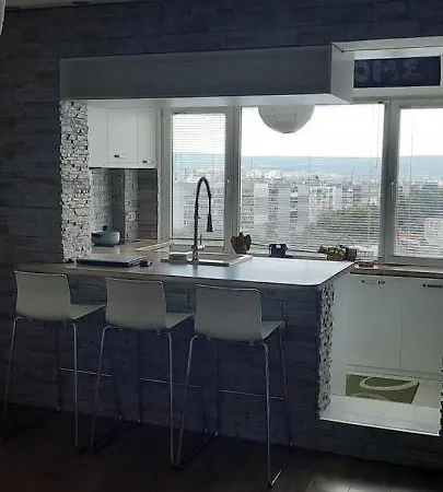 Синьо Лято Varna